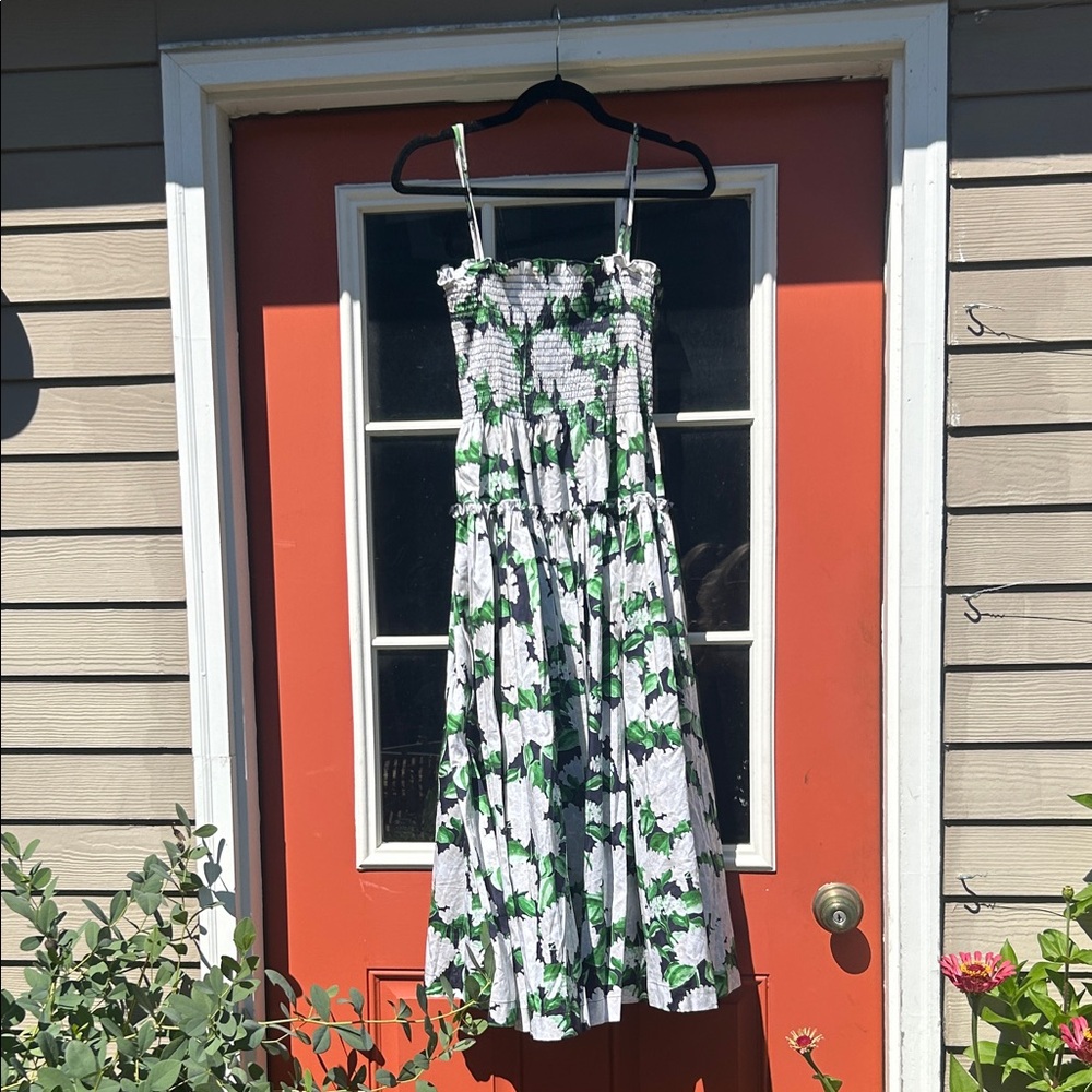 Hill House Seraphina hydrangea print Nap Dress, smocked size M